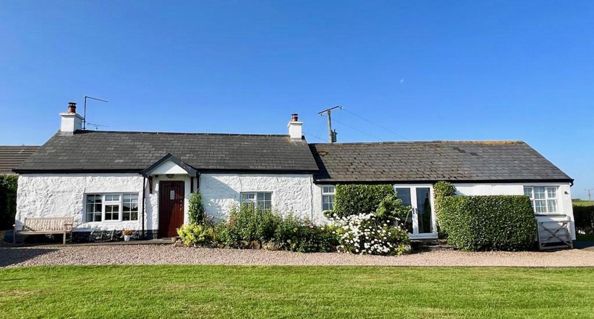 Tornaroan Cottage Ballycastle Exterior photo